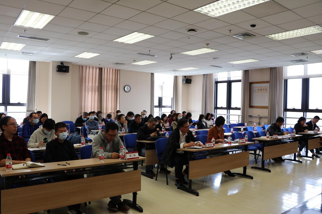 太阳集团tyc33455召开学习贯彻习近平新时代中国特色社会主义思想主题教育传达学习暨动员部署大会 图片1.jpg
